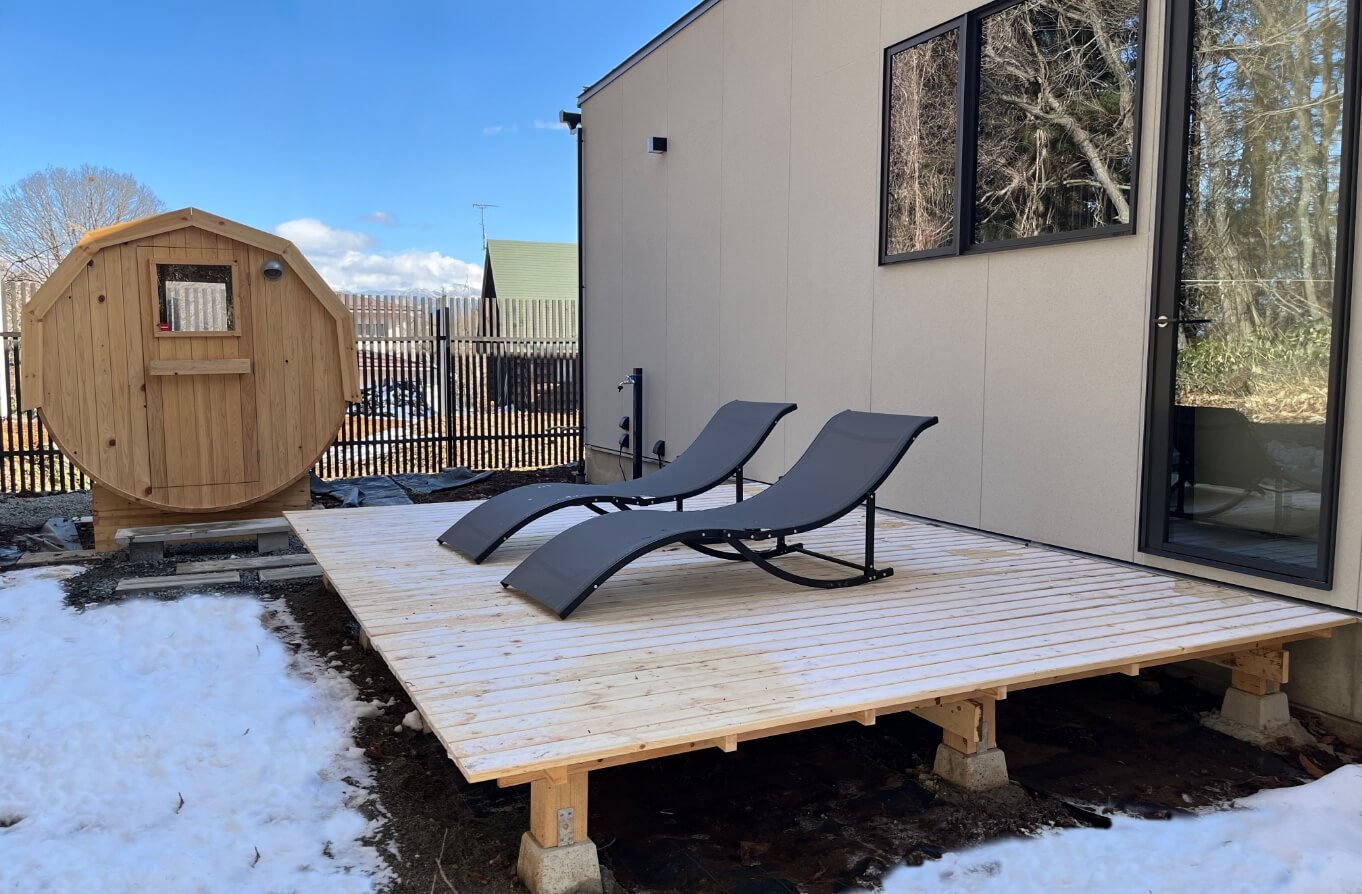 サウナ・ウッドデッキ